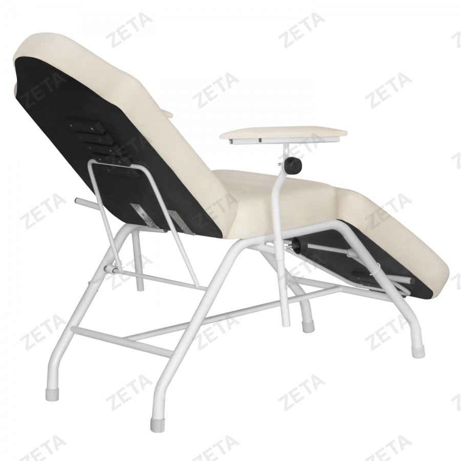 Косметологическое кресло с подлокотниками