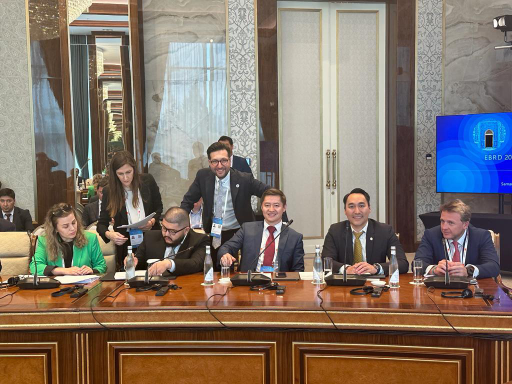 Сотрудничество ZETA с ЕБРР и банком ЦентрКредит