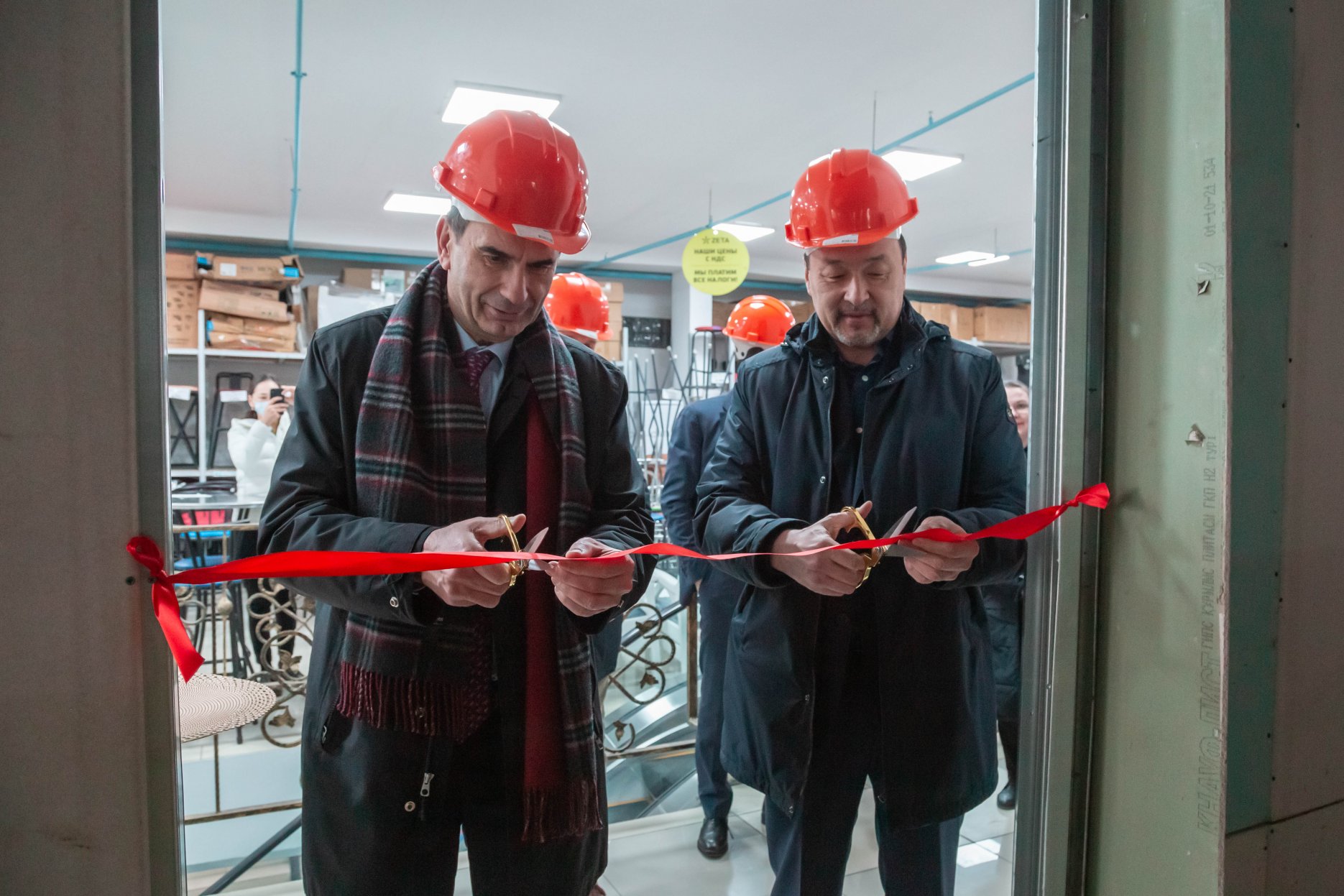 Омаров Канат Байтенович и Alain Pilloux